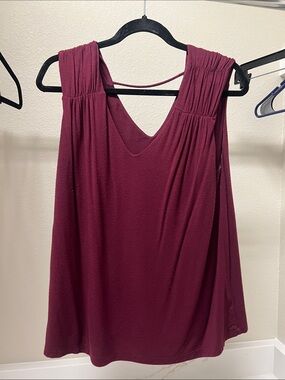 nine britton V-Neck Sleeveless Tank in Wine
